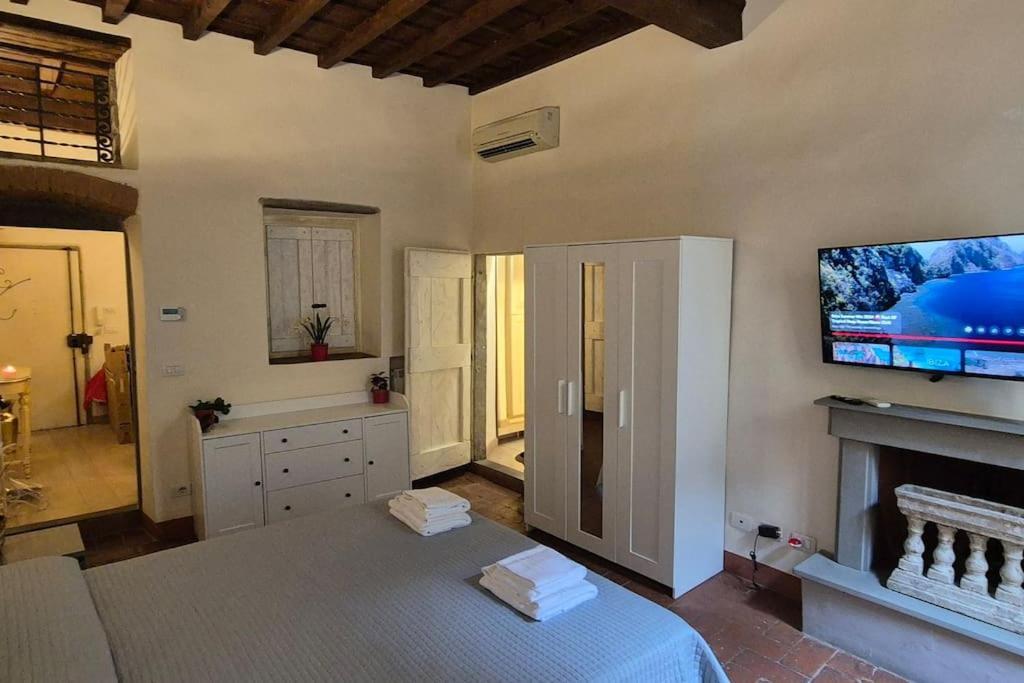 Borgo San Frediano Hideaway Apartment Firenze Bagian luar foto